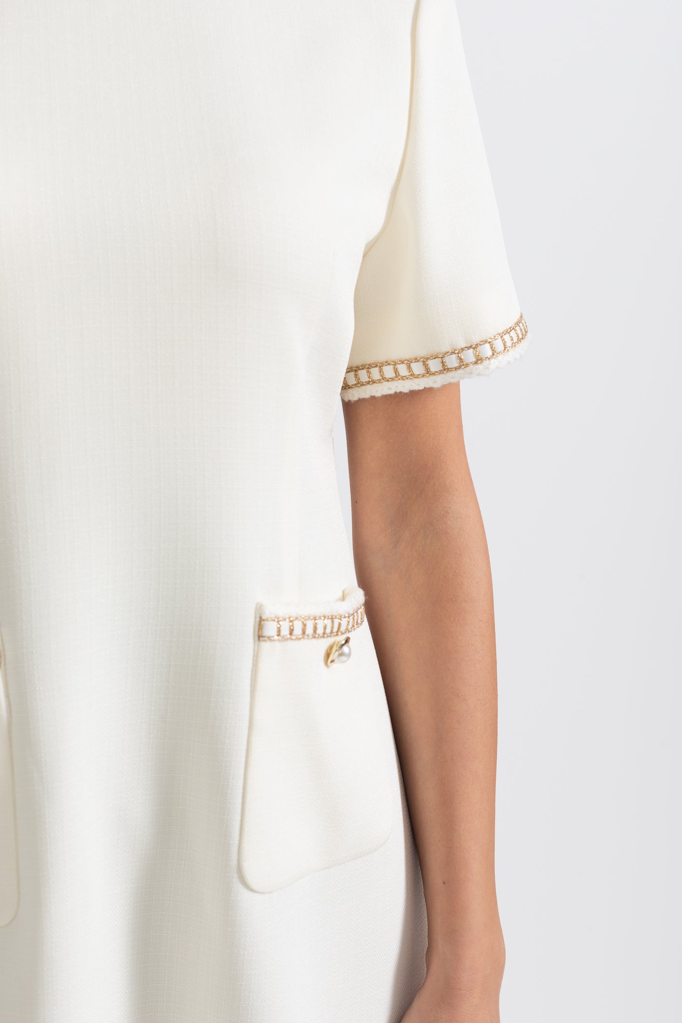 Short Sleeve Mini Dress With Golden Details - Ivoire