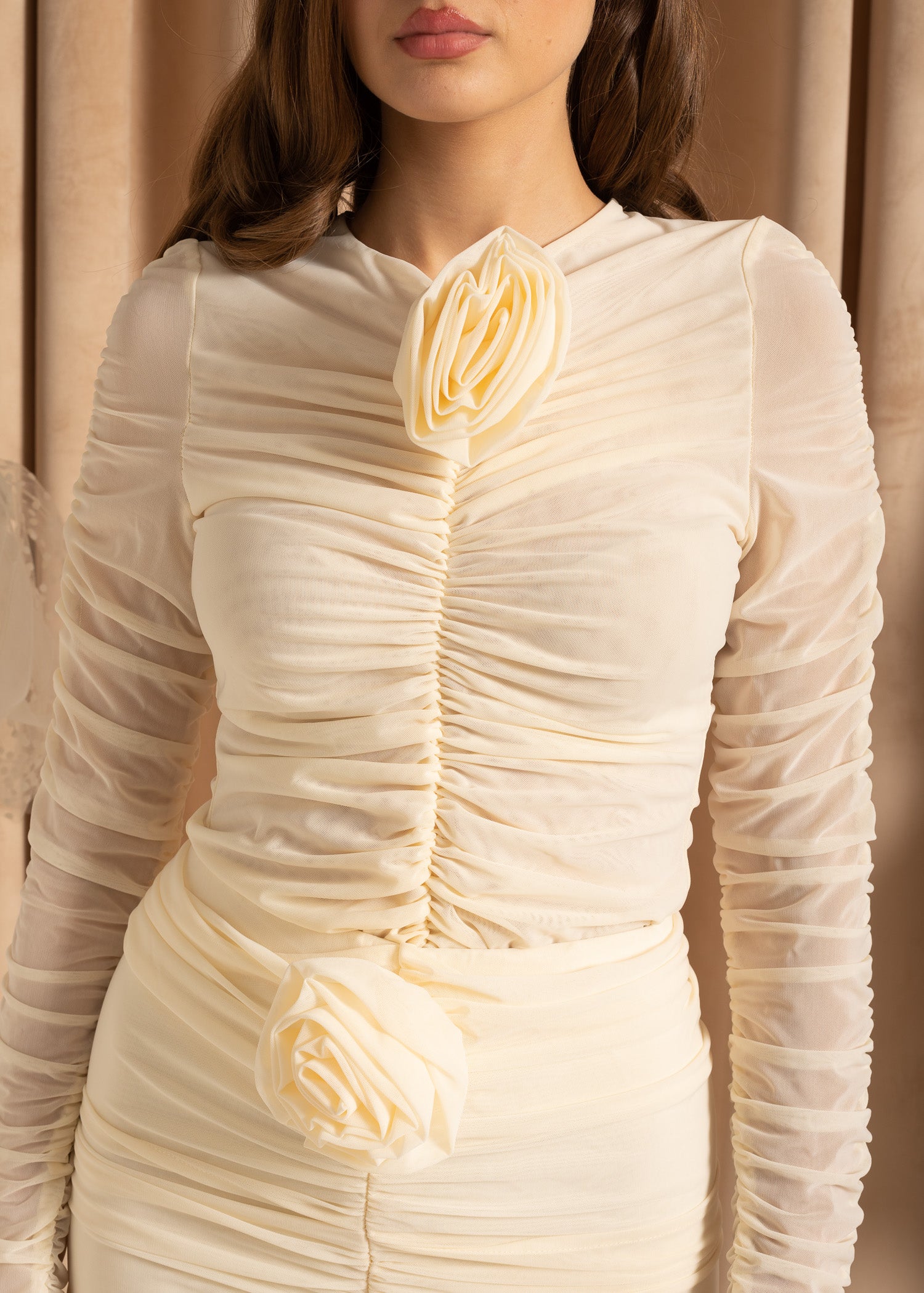 Elegant Ruched Two Piece Set With Floral Apliques - Ivoire