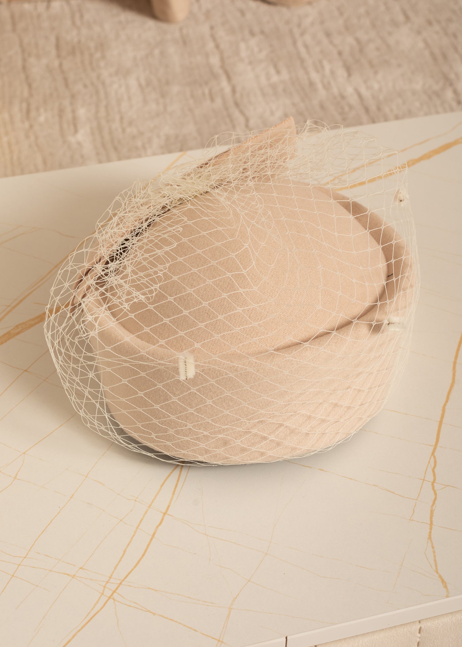 Chic Hat With Bow Applique And Delicate Netting Overlay - Beige