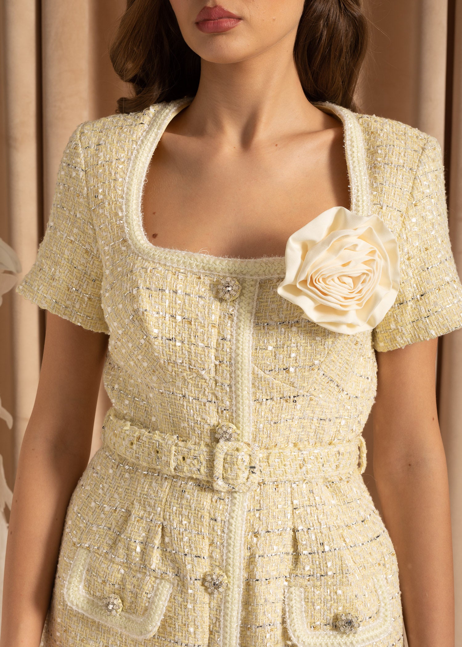 Textured Mini Dress With Floral Element And Matching Belt - Ivoire