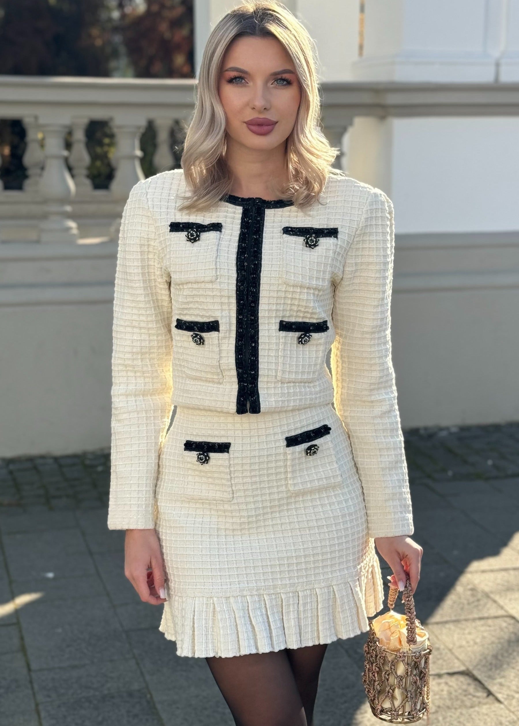 Textured Two-Piece Set With Black Accents - Ivoire