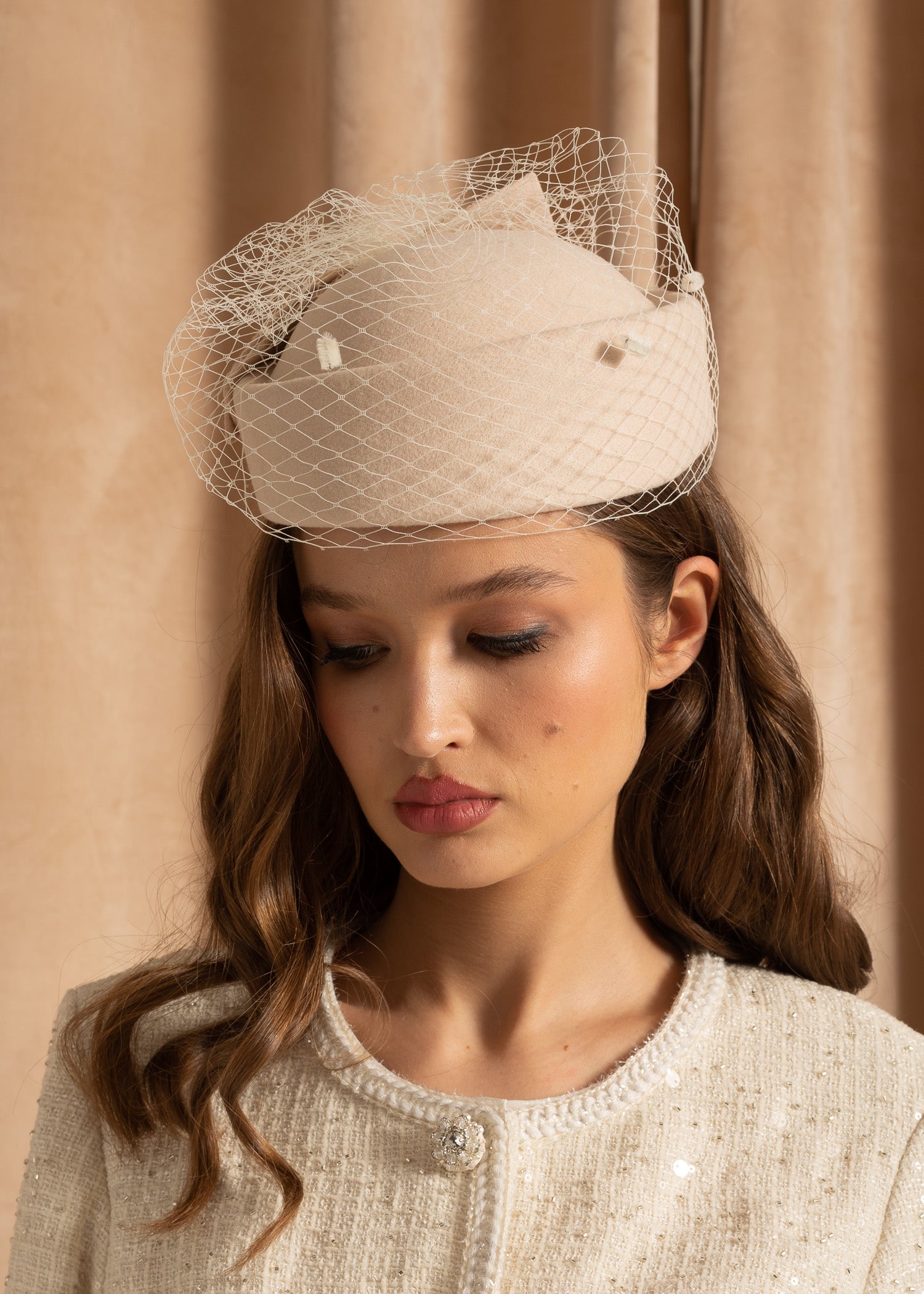 Chic Hat With Bow Applique And Delicate Netting Overlay - Beige