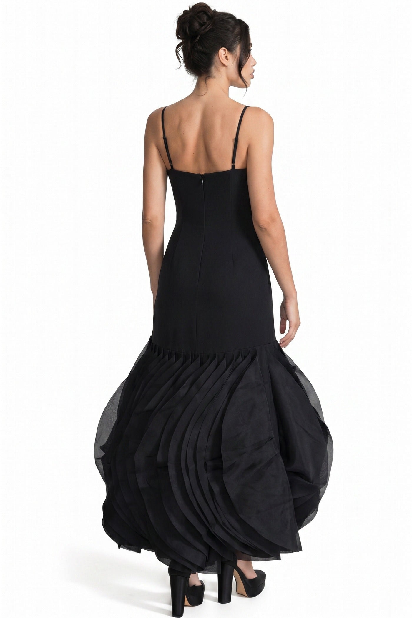 Gisèle Spaghetti-Strap Velvet Ballgown With Voluminous Tulle Skirt - Black