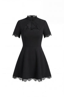 Mathilde Minikleid mit Spitzenbesatz und Schlüssellochausschnitt – Schwarz