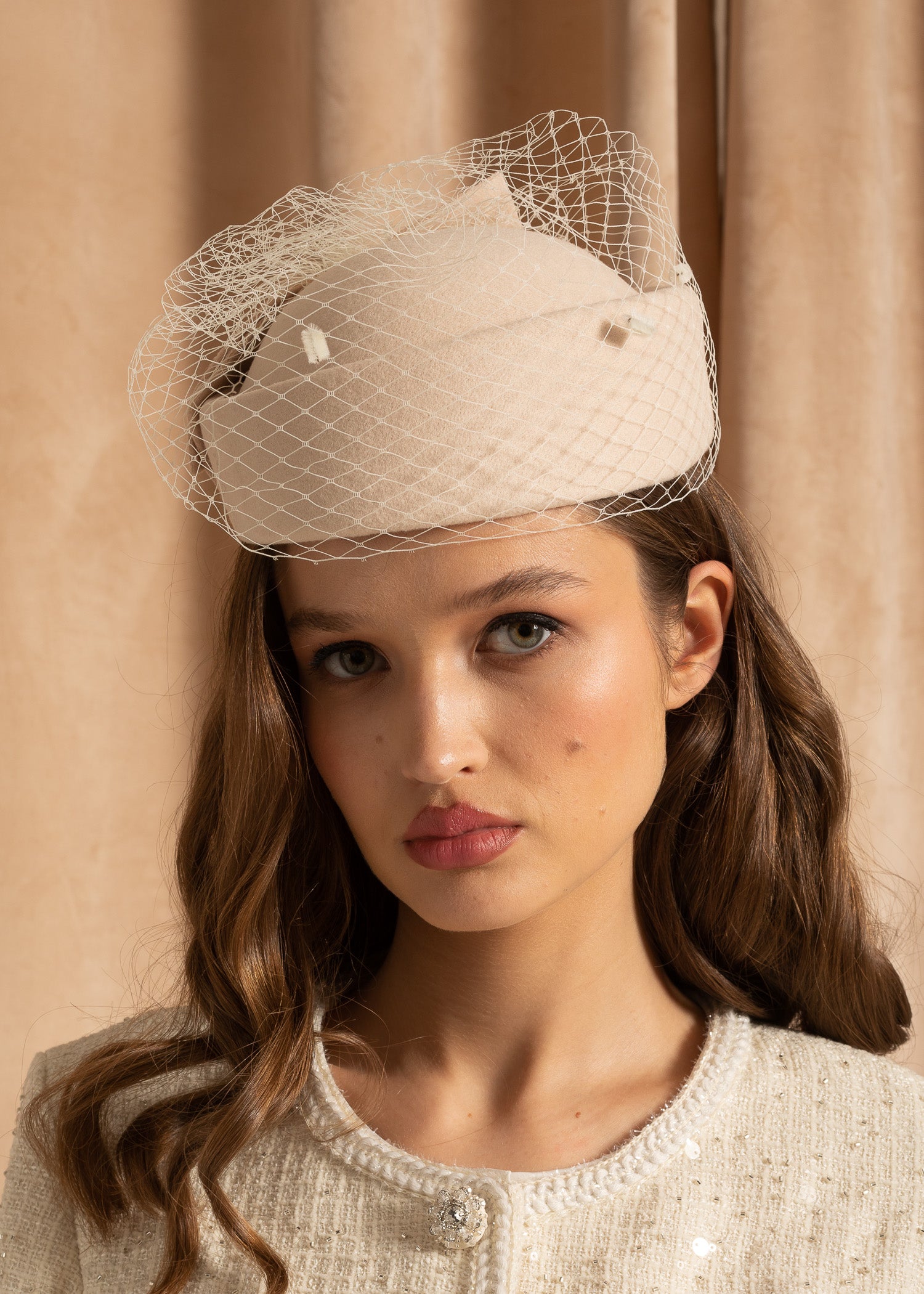 Chic Hat With Bow Applique And Delicate Netting Overlay - Beige